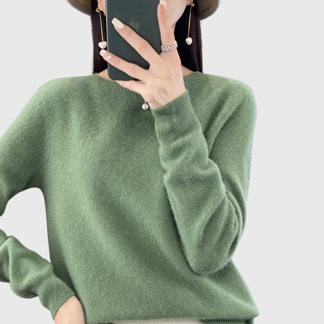 Julie blød sweater fra Elsebeth København, set forfra