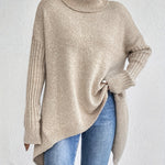Sylvie draperet sweater med høj hals fra Elsebeth København, styling med jeans