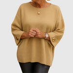 Sylvie striksweater med knapdetaljer fra Elsebeth København, styling med jeans
