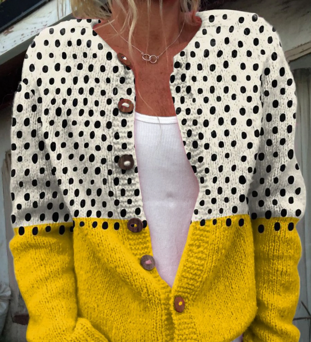 Gul Polka Prikker Print Knappet Cardigan til kvinder | Elsebeth København