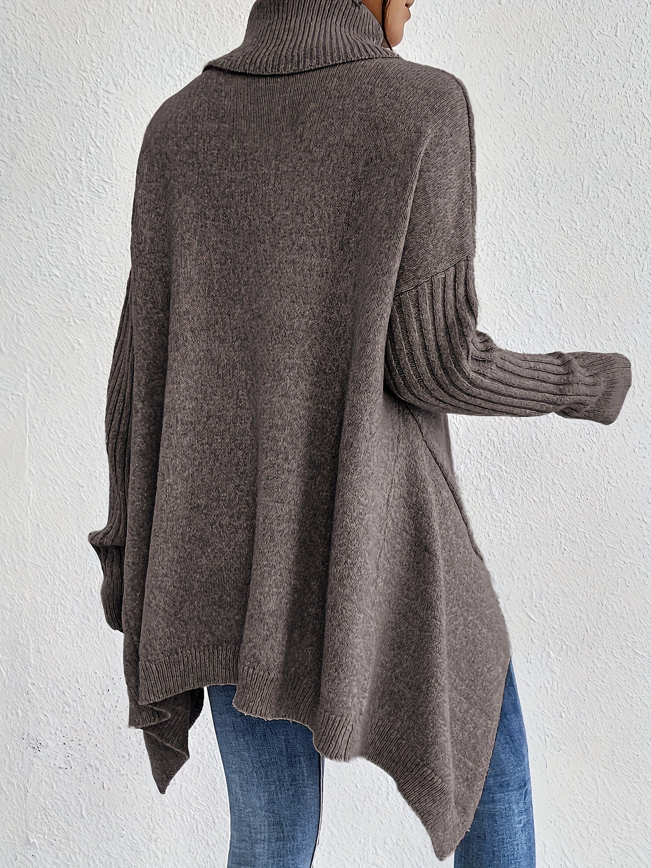 Sylvie draperet sweater med høj hals fra Elsebeth København, set forfra