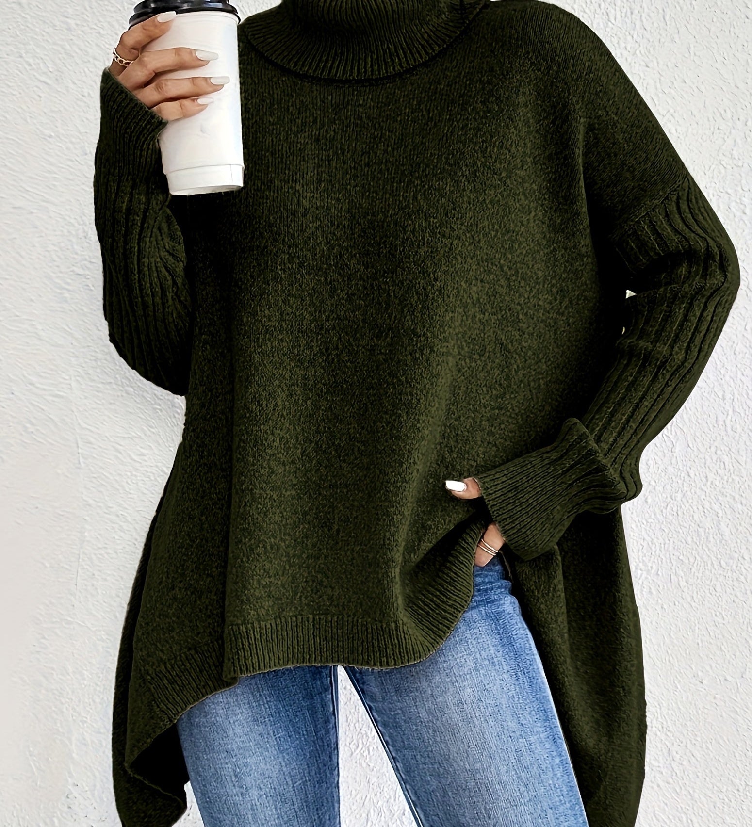 Sylvie draperet sweater med høj hals fra Elsebeth København, styling med jeans