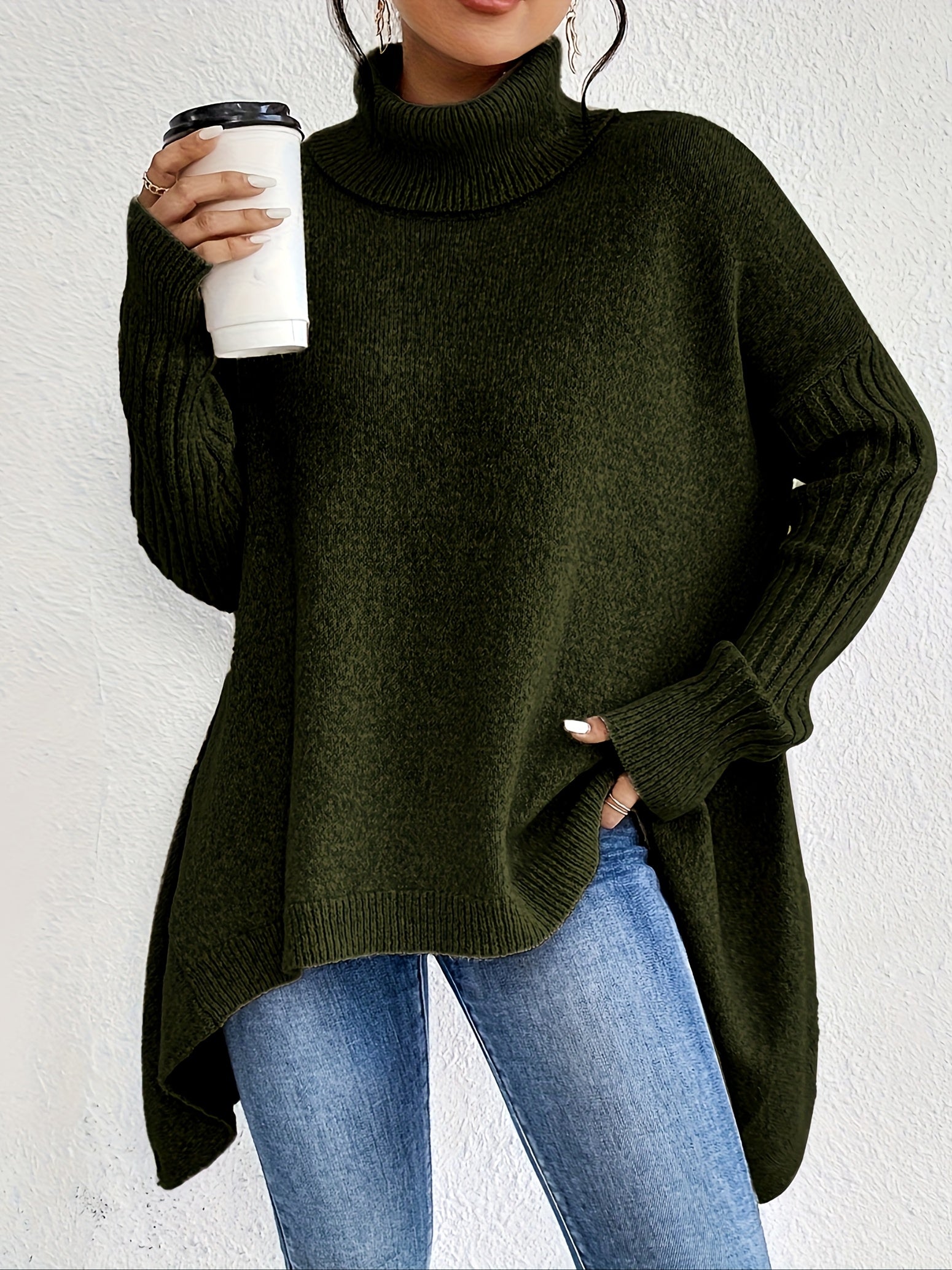 Sylvie draperet sweater med høj hals fra Elsebeth København, styling med jeans