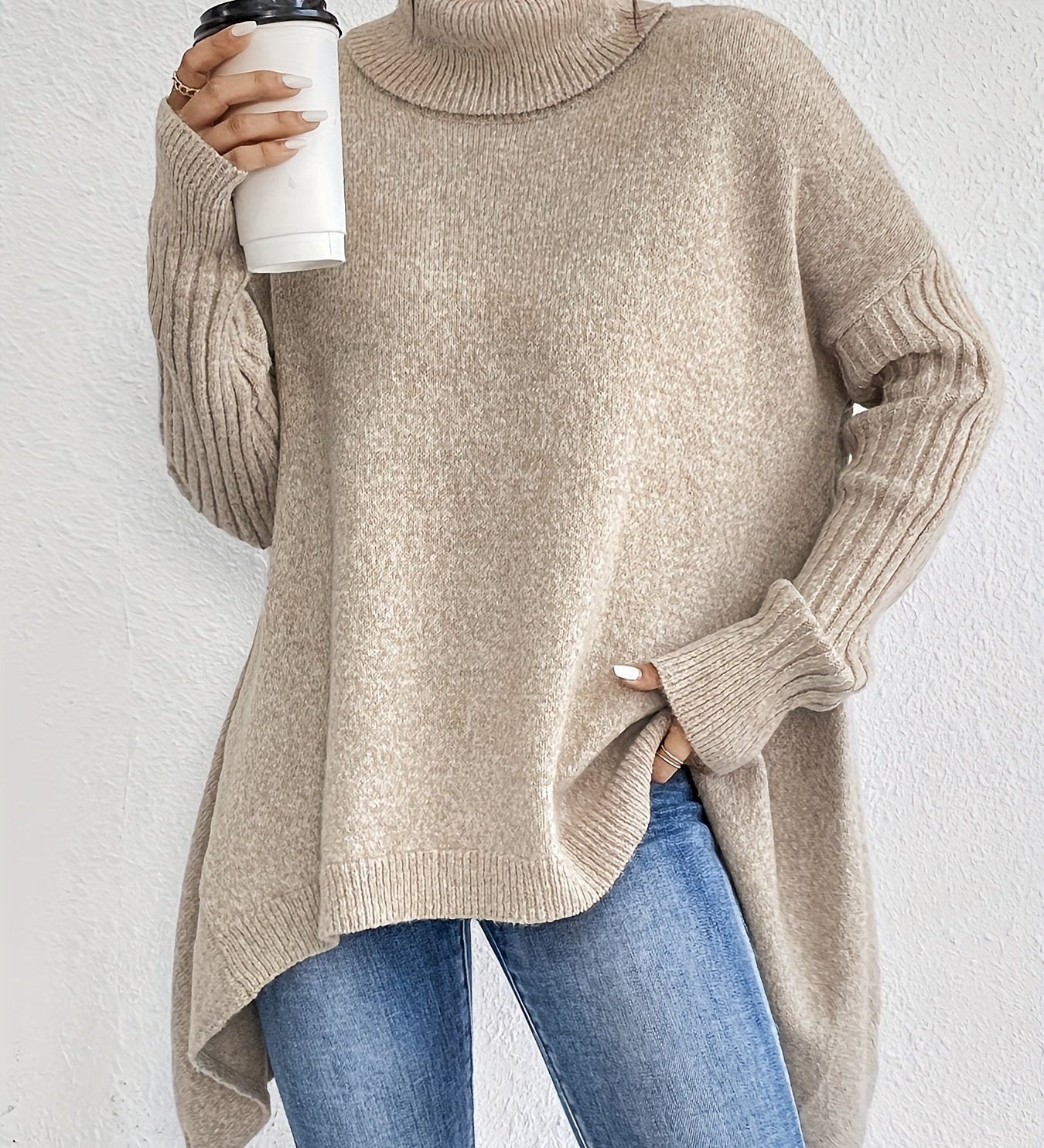 Sylvie draperet sweater med høj hals fra Elsebeth København, nærbillede af halsen