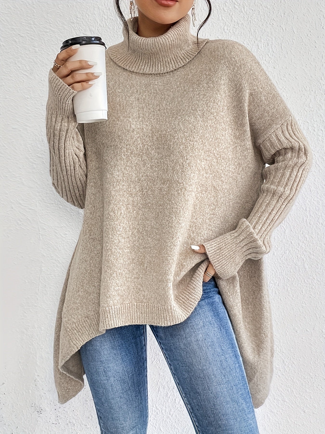 Sylvie draperet sweater med høj hals fra Elsebeth København, nærbillede af halsen