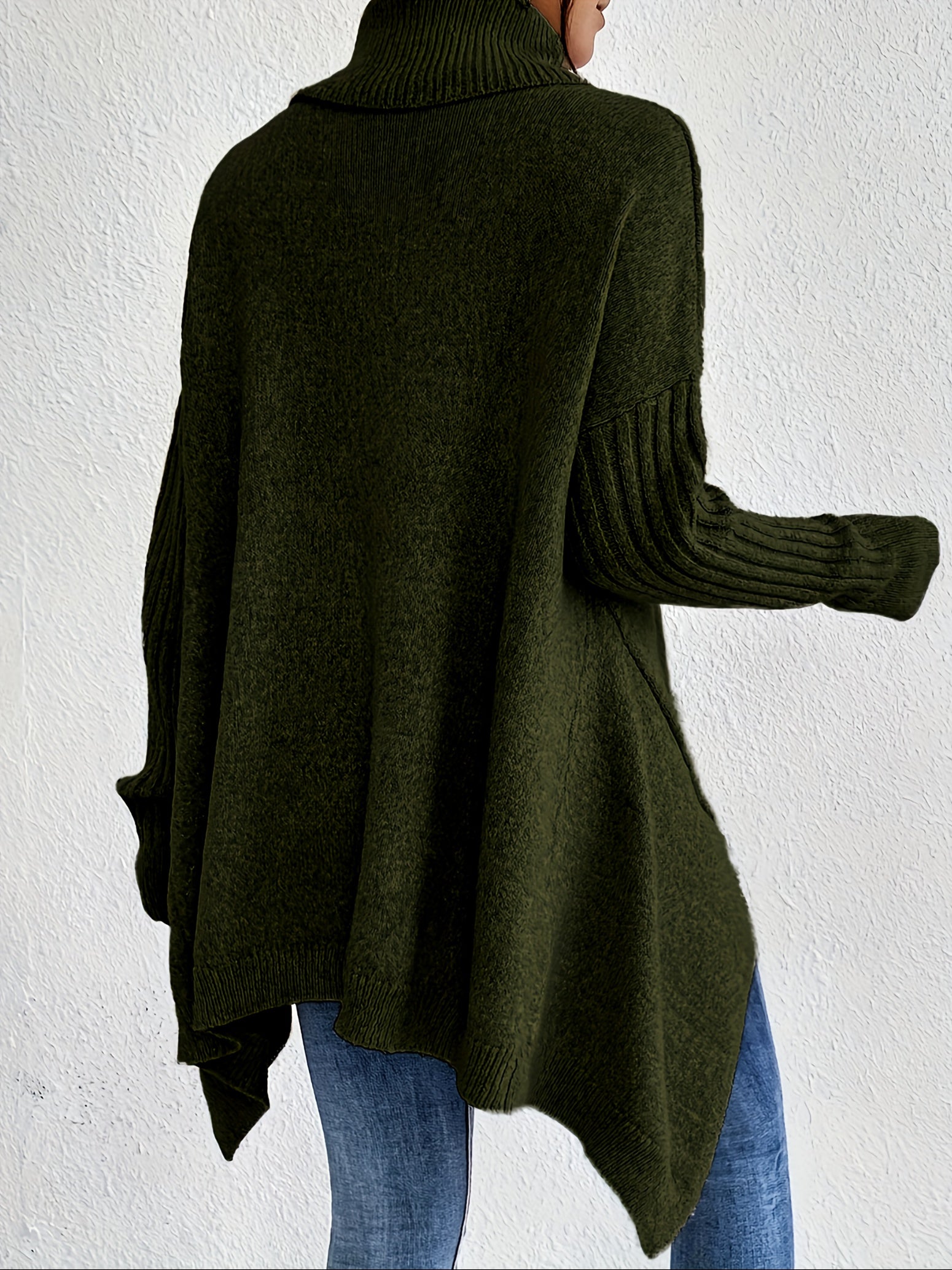 Sylvie draperet sweater med høj hals fra Elsebeth København, detalje af strikken