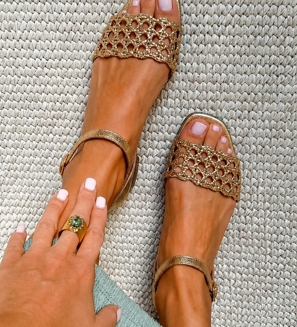 Aurora | Gyldne Sandaler Sommerfortryllelse