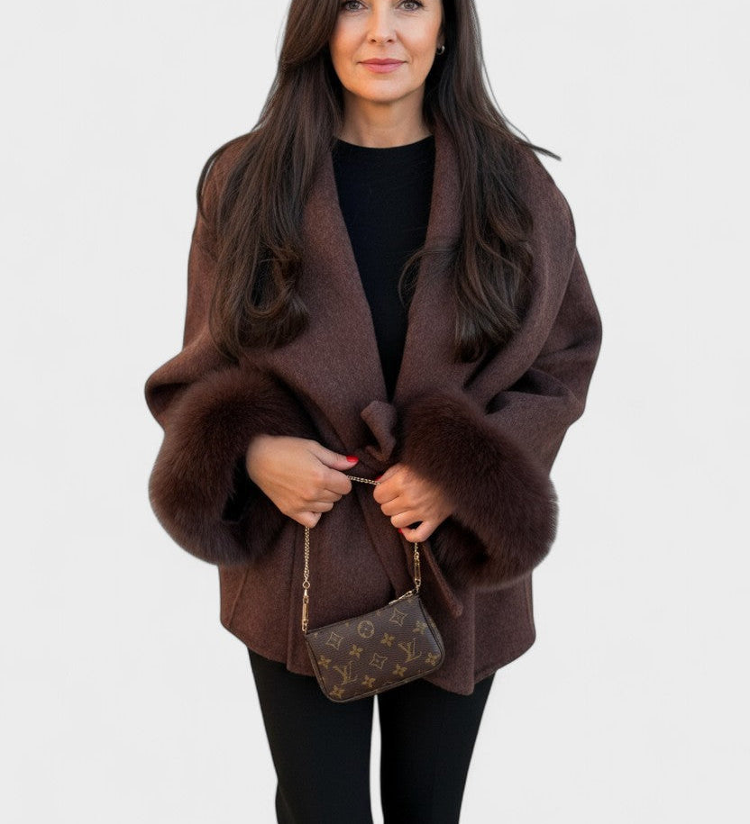 Dagmar™ | Elegant frakke med økopels