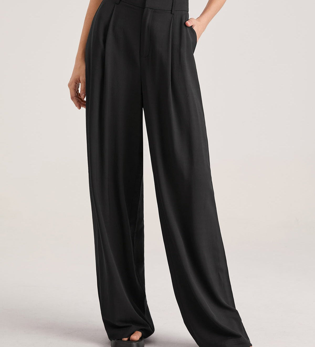 Karla | Vapaa Dressbukser