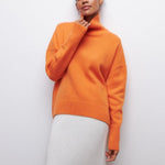 Nina rullekravesweater fra Elsebeth København, detalje af strikken