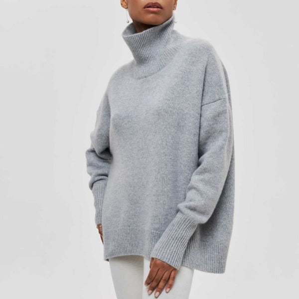Nina rullekravesweater fra Elsebeth København, set bagfra