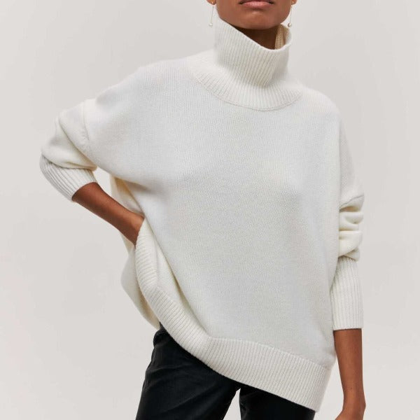 Nina rullekravesweater fra Elsebeth København, i fuld figur