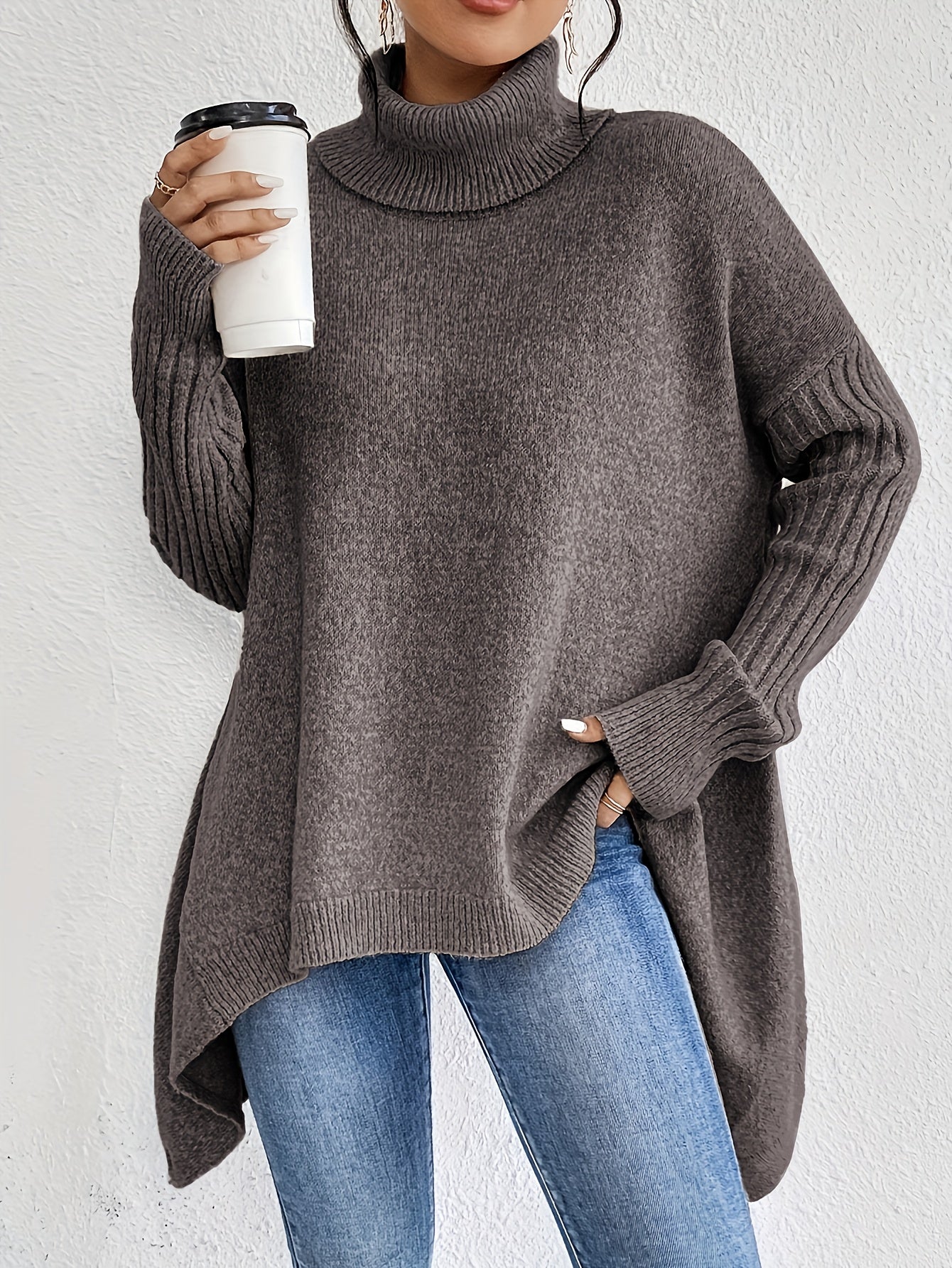 Sylvie draperet sweater med høj hals fra Elsebeth København, detalje af ærmet