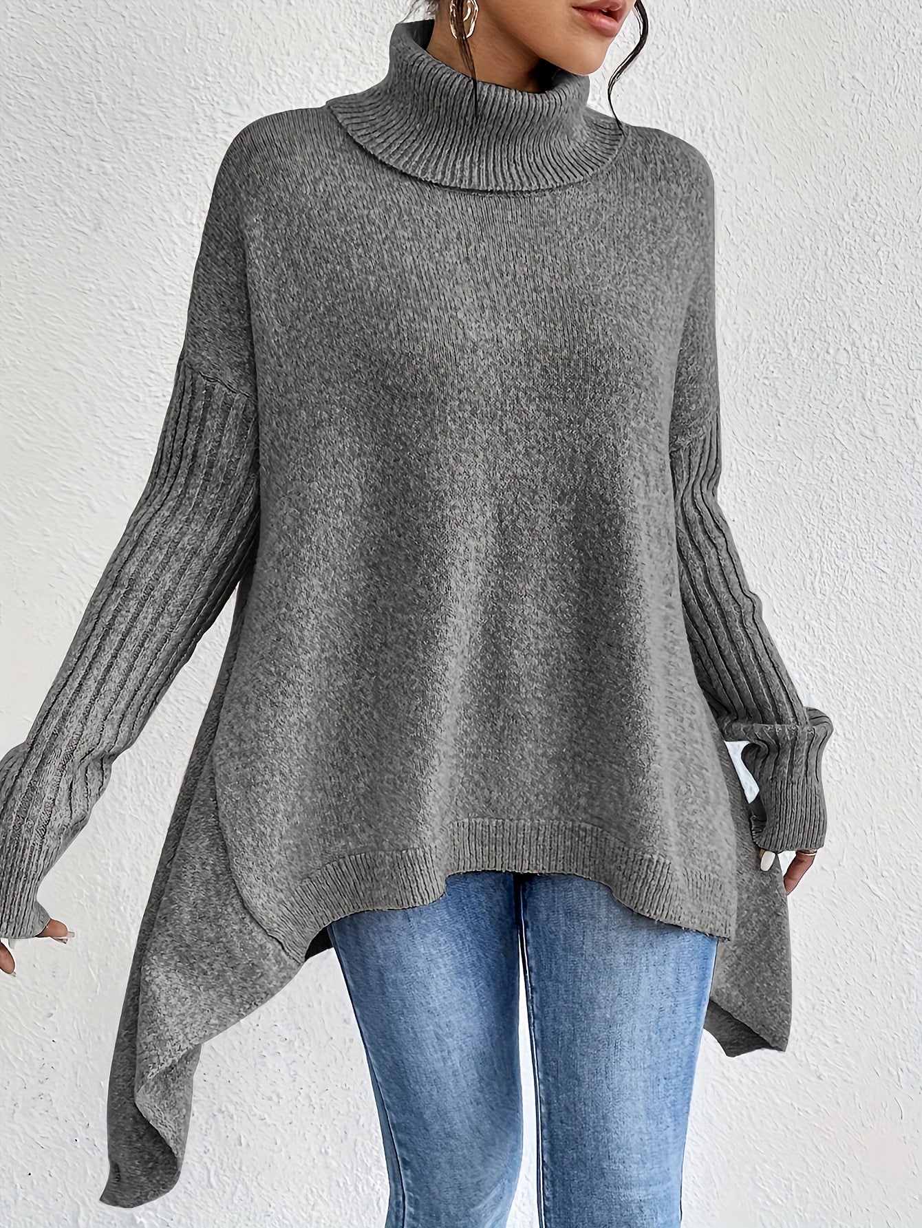 Sylvie draperet sweater med høj hals fra Elsebeth København, i fuld figur