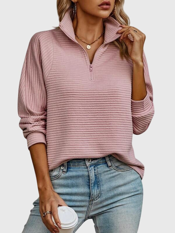 Christine sweater med halv lynlås fra Elsebeth København, styling med jeans