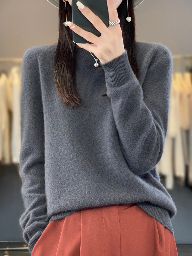 Julie blød sweater fra Elsebeth København, set fra siden
