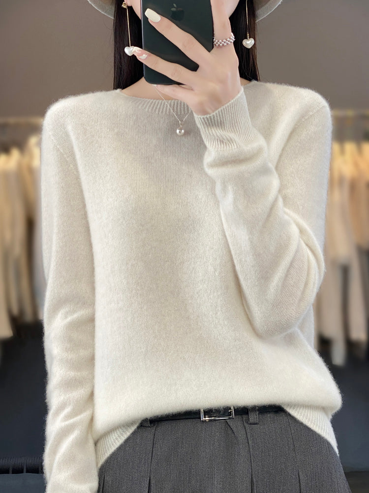 Julie blød sweater fra Elsebeth København, i fuld figur