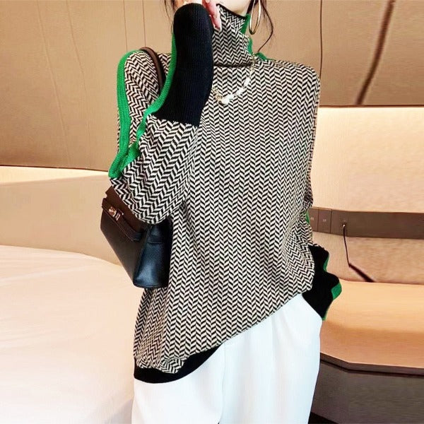 Éléonore rullekravesweater med chevronmønster fra Elsebeth København, set bagfra