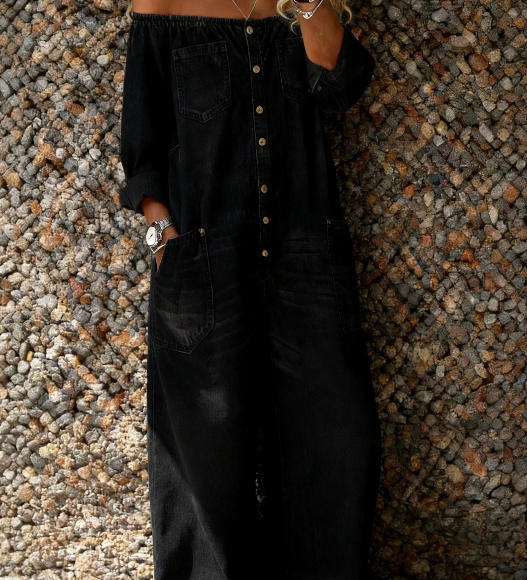 Noa | Denim Jumpsuit med Off-Shoulder Halsudskæring