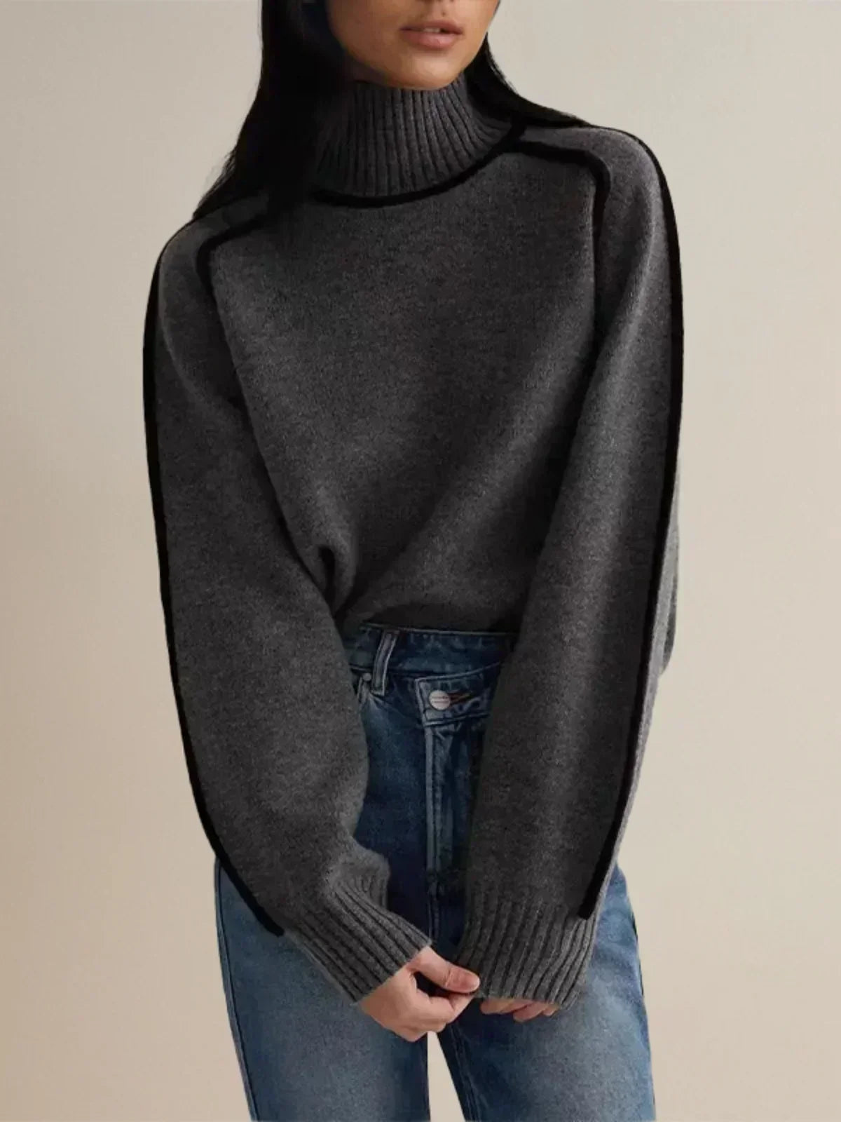Sandrine rullekravesweater med kantdetalje fra Elsebeth København, detalje af kanten